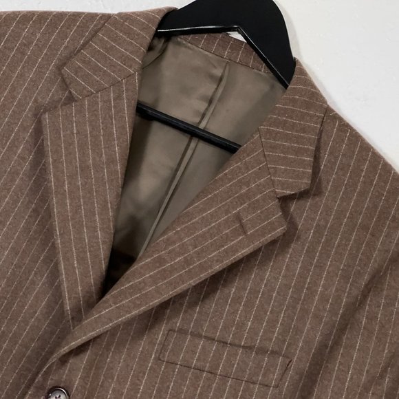 Hickey Freeman Madison Worsted Wool Pinstripe Blazer in Brown Men's Size 44R - Picture 3 of 9